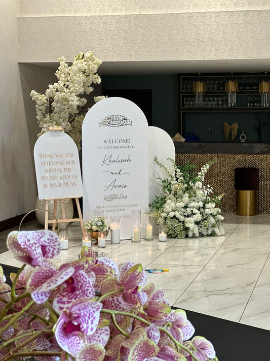 High Gloss White Arch Display